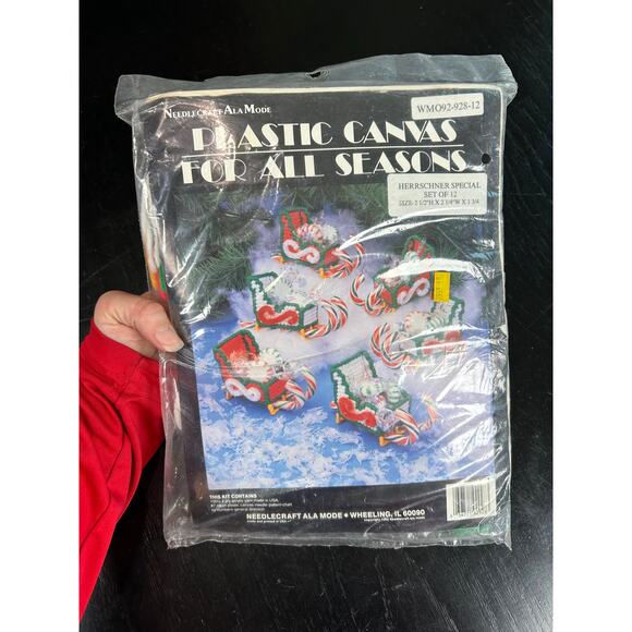 Vtg Craft Kit- 90s- Set of 12- Plastic Canvas Candy Christmas Sleighs- unopened - Picture 5 of 5